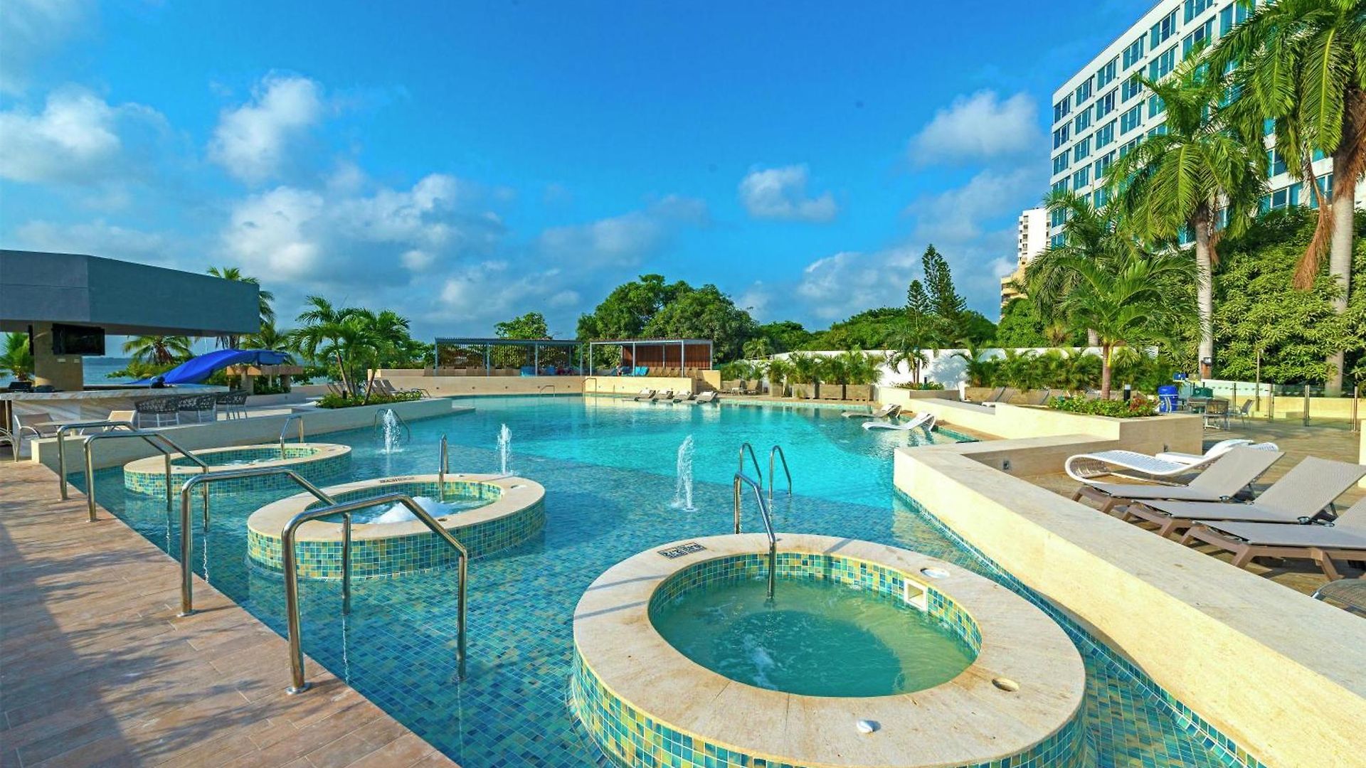 Hilton Resort 4*